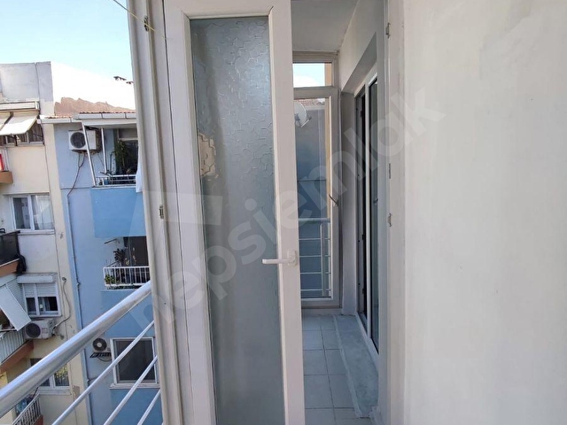 Güzelyalı da Merkezi Konum Bakımlı 2+1 Daire - Görsel 9