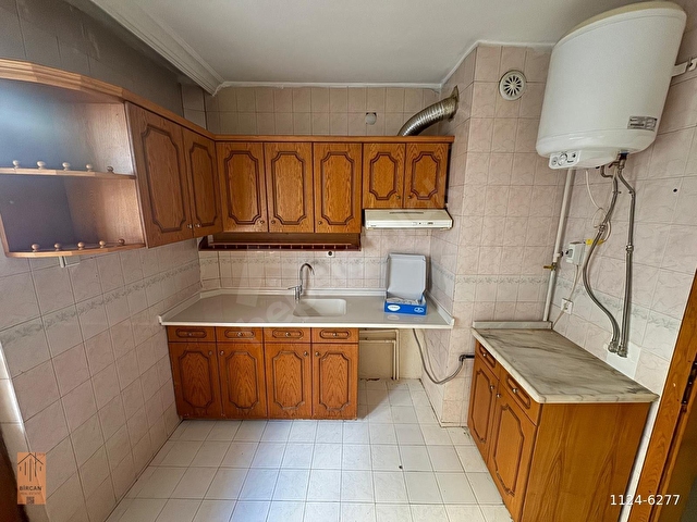 BAHÇELİ 68.SOKAKTA 2.KAT ARKA 3+1 130m²MERKEZİ SİSTEMLİ AİLE APARTMANI BAKIMLI BOYA BADANALI DAİRE - Görsel 23