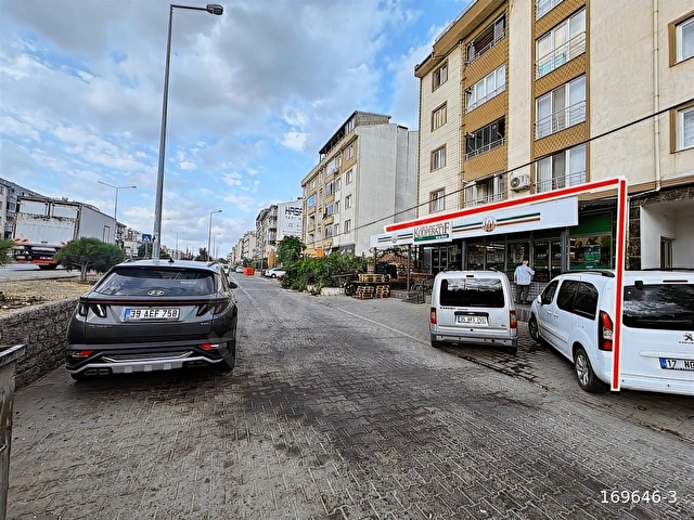 ÇANAKKALE LAPSEKİDE ANA CADDE ÜZERİNDE SATILIK 300M2 DÜKKAN - Görsel 7