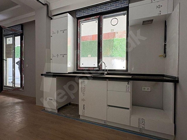 ROTADAN LİBADİYEDE SIFIR-GENİŞ VERANDALI-YÜKSEK İRTİFAKLI 1+1 BAHÇE KATI SATILIK DAİRE - Görsel 7