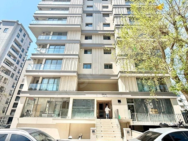 CADDEBOSTAN SAHİLDE 3+1 İŞYERİNE, KONUTA UYGUN SIFIR - Görsel 23