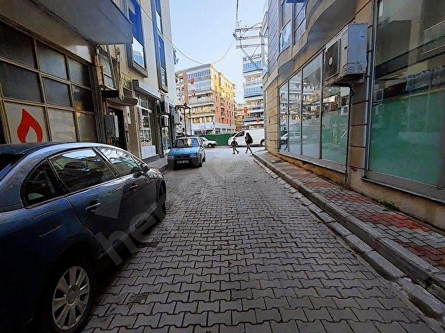 ŞEMİKLER MEYDANDA MERKEZİ KONUMLU SATILIK GENİŞ DÜKKAN - Görsel 6