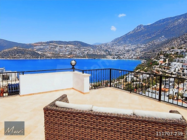 Kalkanda müthiş deniz manzaralı denize yakın satılık lüks villa - Görsel 8