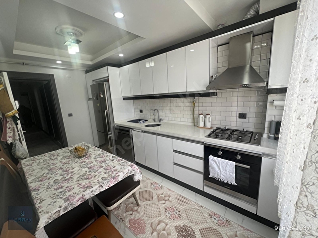 HATİP MAH. HAVUZLU SİTE İÇİNDE 3+1/140M2 ARA KAT SATILIK DAİRE - Görsel 4