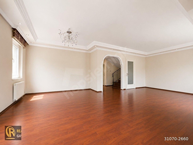 Üsküdar Çengelköy Ata-2 Sitesinde 300 m2 Boş Tripleks Villa - Görsel 11
