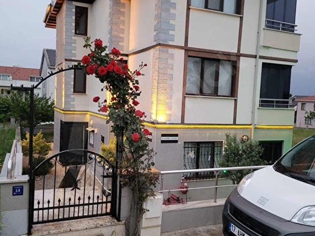 KARABİGA DENİZE 100 METRE KOMPLE SATILIK KONAK