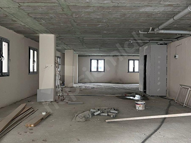BEYLİKDÜZÜ GÜRPINAR MERKEZİ CADDE ÜSTÜNDE 445m2 KİRALIK DÜKKAN - Görsel 3