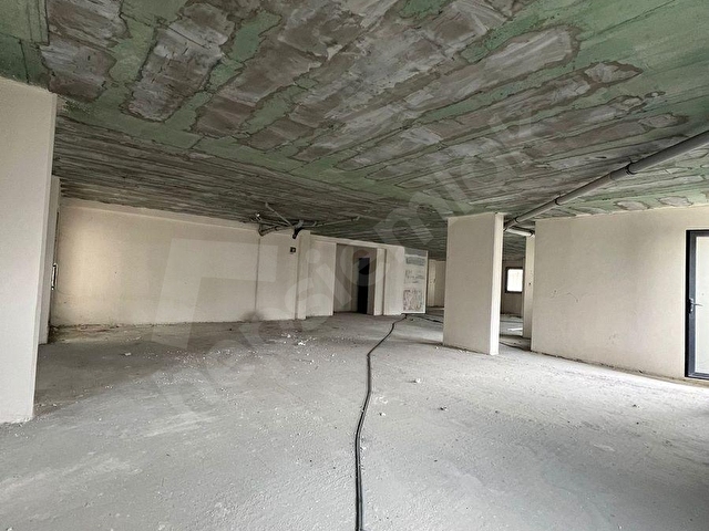 BEYLİKDÜZÜ GÜRPINAR MERKEZİ CADDE ÜSTÜNDE 445m2 KİRALIK DÜKKAN - Görsel 7