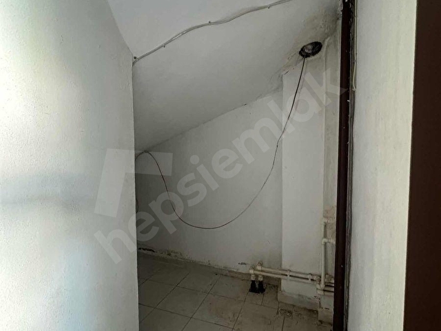Gaziemir Nasır Villaları Sitesinde Kiralık 4+1 Tripleks Villa - Görsel 10
