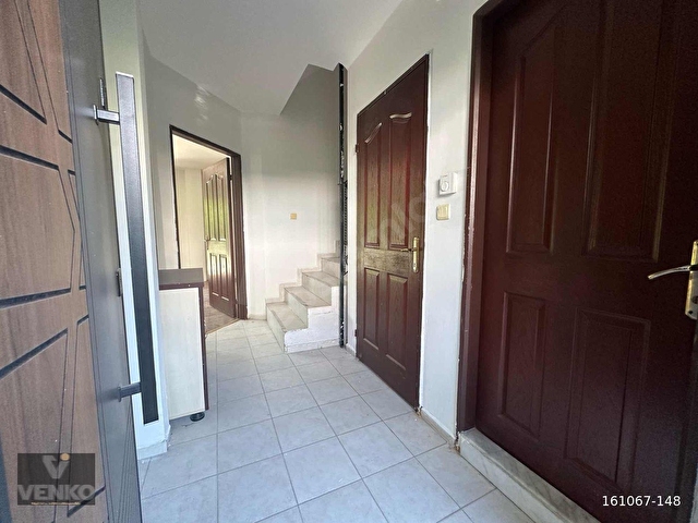Gaziemir Nasır Villaları Sitesinde Kiralık 4+1 Tripleks Villa - Görsel 8