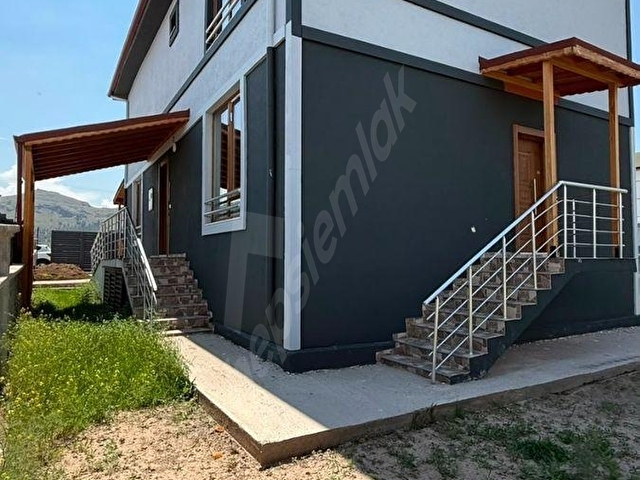 ÖZ GAYE EMLAKTAN DEVELİ BAHÇELİEVLER MAHALLESİNDE SATILIK VİLLA - Görsel 25