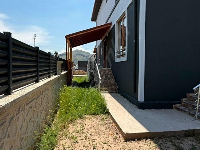 ÖZ GAYE EMLAKTAN DEVELİ BAHÇELİEVLER MAHALLESİNDE SATILIK VİLLA - Görsel 24