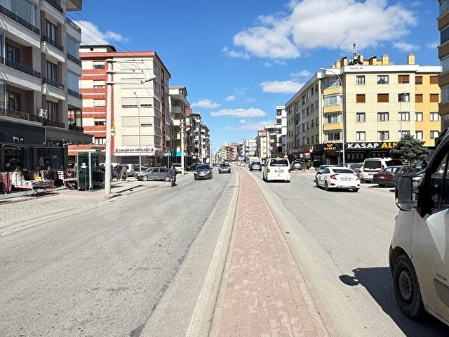 Karakayış Cad.de Satılık 640 m² Genişlikte 3 Bölümlü Dükkan - Görsel 19