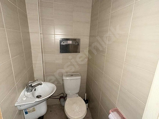 ANA CADDEYE YAKIN KİRALIK 120M2 KOTTAN GİRİŞ KAT DÜKKAN - Görsel 11