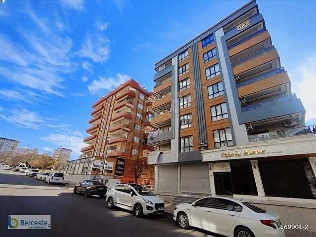Bercesteden Kiracılı SON KAT 3+1 Merkezi Konumda Lüks Daire - Görsel 2