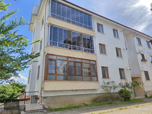 Adaplatinden Düzce Merkezde sitede garajlı 110m2 2 balkonlu 3+1