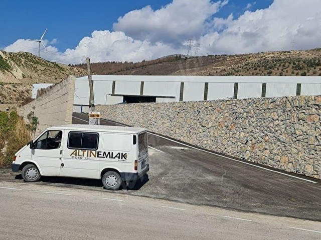 OSB DE FABRİKA 6000MT2 KAPALI+İKİ KAPIYA YAKIN