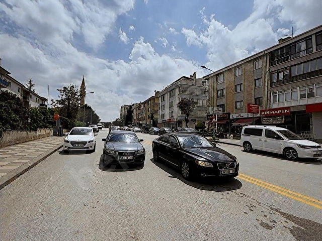 ANA CADDE ÜSTÜNDE KÖŞE BAŞI SATILIK DÜKKAN - Görsel 2
