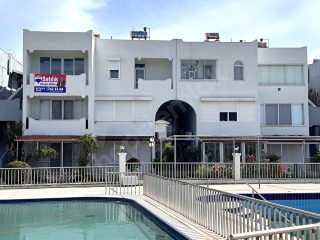 ÇOLAKLI KAMELYA 3 SİTESİNDE HAVUZ MANZARALI 3+1 SATILIK DAİRE