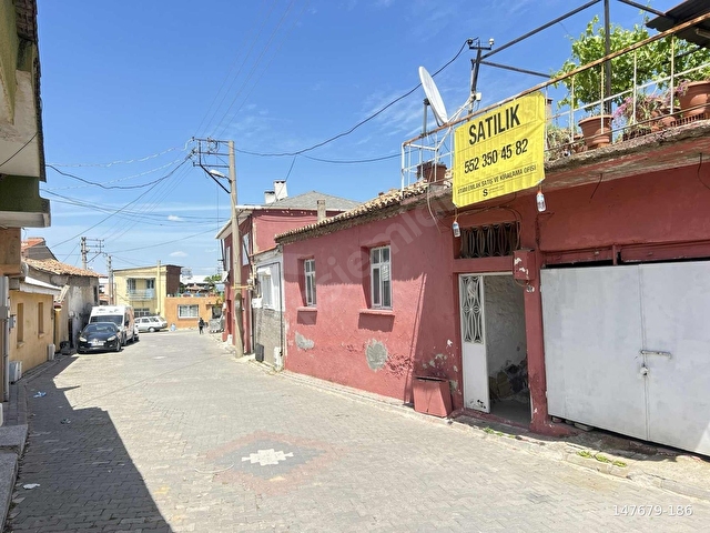 ARMUTLU KÖY İÇİ MERKEZDE 200m2 MÜSTAKİL KARGIR EV