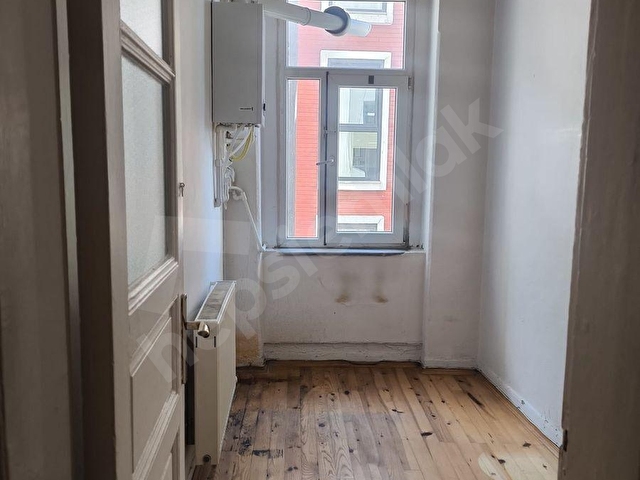 Beyoğlu Aynalı çeşmede kiralık daire - Görsel 3