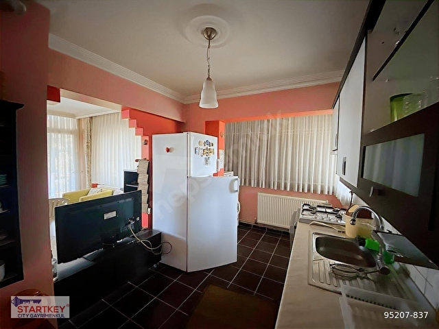 İzmir Bornovada Muhteşem Konumda Satılık Eşyalı 2+1 Daire - Görsel 15