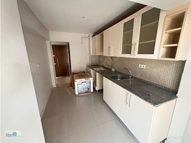 Üçyol Meydanda İnönü Caddesine Ve Metroya Çok Yakın 2+1 90 m2 Doğalgazlı Lüx Kiralık Daire