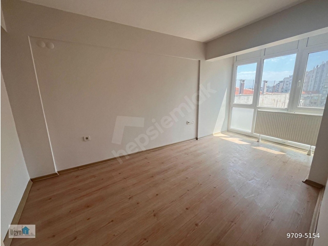 Üçyol Meydanda İnönü Caddesine Ve Metroya Çok Yakın 2+1 90 m2 Doğalgazlı Lüx Kiralık Daire - Görsel 14