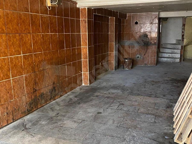 AYVALIK’IN TARİHİ ÇARŞI DOKUSUNDA, KARAKTERLİ TİCARİ YAPI... - Görsel 6