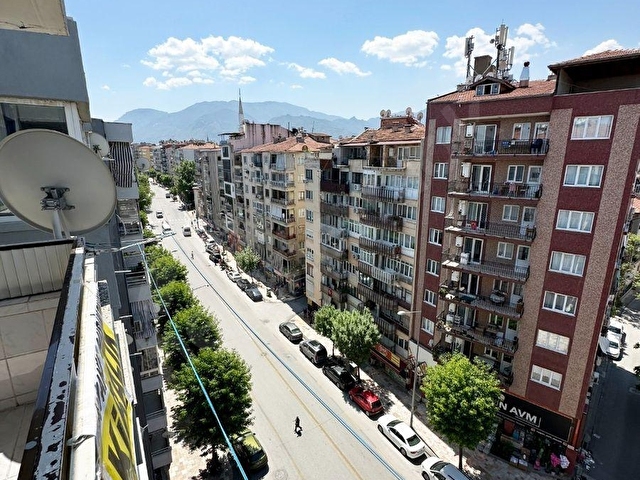 DENİZLİ İSTİKLAL CADDESİNDE BALKONLU ASANSÖRLÜ 3+1 EŞYALI DAİRE - Görsel 23