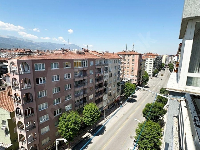 DENİZLİ İSTİKLAL CADDESİNDE BALKONLU ASANSÖRLÜ 3+1 EŞYALI DAİRE - Görsel 24