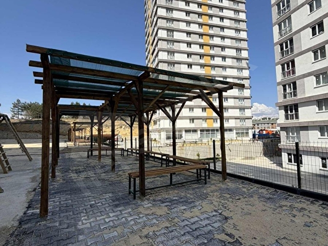 SİTE İÇERİSİNDE KAPALI OTOPARKLI EŞYALI DAİRE - Görsel 4