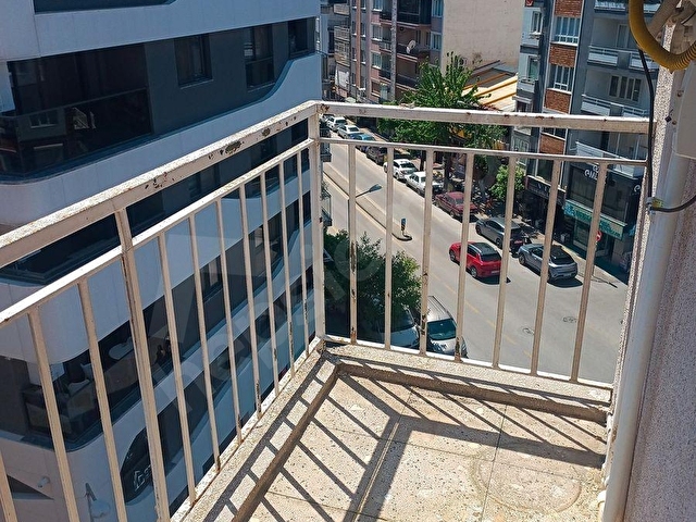 AYDIN SATILIK CUMHURİYET MAH. 3+1 D0ĞALGAZLI KÖŞE DAİRE - Görsel 12