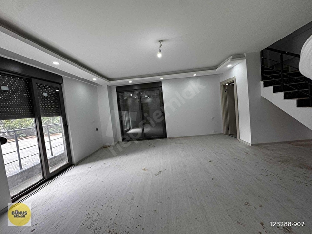 VARSAK AKTOPRAKTA 3+1 TRAMVAY DİBİ LOFT DAİRE