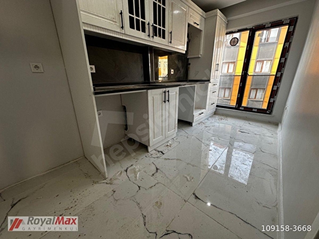 ROYALMAXDAN FIRSAT ULAŞIM KOLAY CADDE ÜZERİ METRO YANI 2+1 80M² DAİRE - Görsel 21