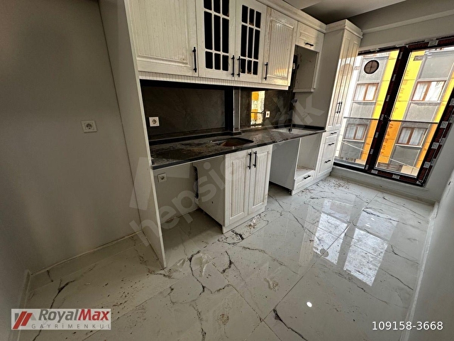 ROYALMAXDAN FIRSAT ULAŞIM KOLAY CADDE ÜZERİ METRO YANI 2+1 80M² DAİRE - Görsel 18
