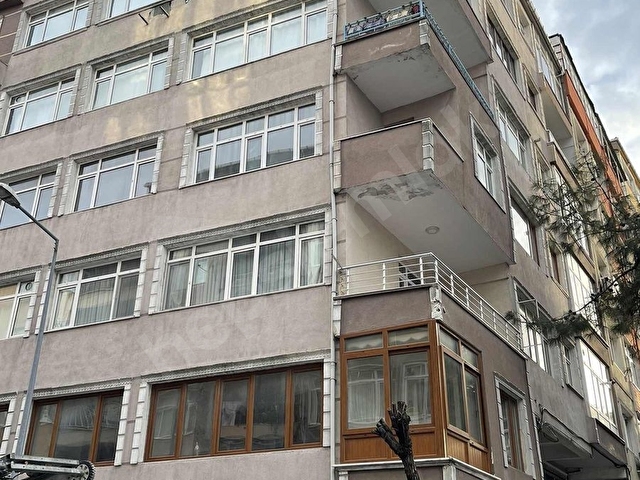 MENDERES CADDESİ ÜSTÜNDE KENTSELE GİREN 3+1 DAİRE - Görsel 3