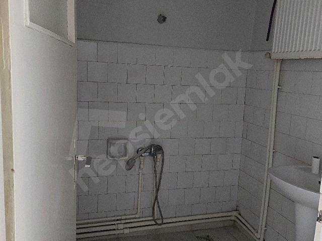 SELÇUKLU BİNKONUTLAR MH CADDE UZERI TRANVAYA 200 MT  OTOGARA 700 MT KIRALIK 3+1 DAİRE - Görsel 5