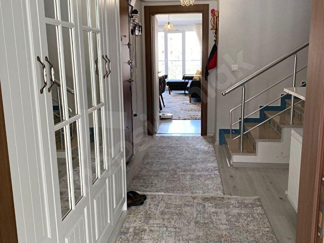 ZİRVE EMLAKTAN LİSE CADDESİNDE SATILIK 4+0 DUBLEKS DAİRE - Görsel 8