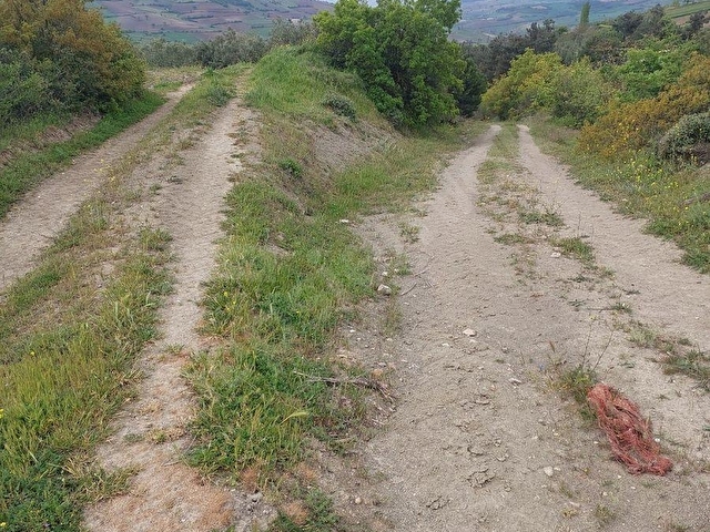 YENİŞEHİR KIZILKÖYDE ACİL SATILIK YAPIYA UYGUN 4950m2 TARLA - Görsel 12