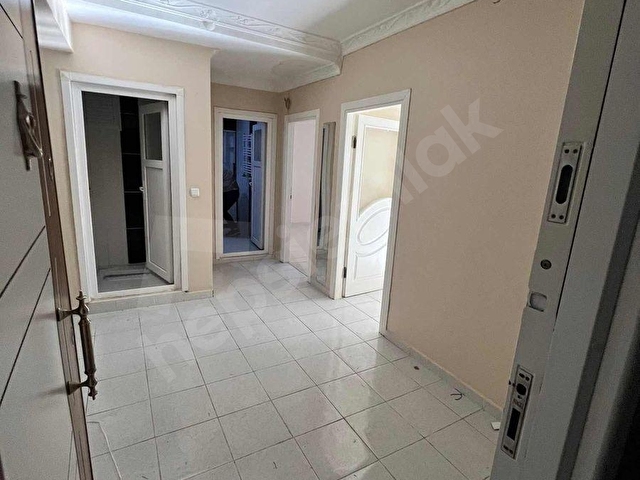 TEMİZ KULLANIŞLI ACİLL SATILIK ARAKAT DAİRE - Görsel 8