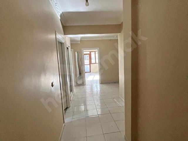 TEMİZ KULLANIŞLI ACİLL SATILIK ARAKAT DAİRE - Görsel 9