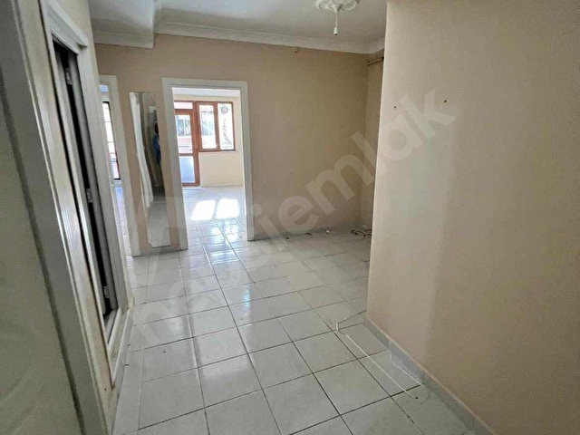 TEMİZ KULLANIŞLI ACİLL SATILIK ARAKAT DAİRE - Görsel 11