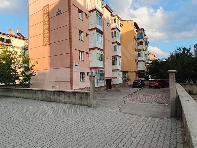BİNKONUT MAHALLESİNDE İÇİ FUL YAPILI 2+1 SATILIK DAİRE - Görsel 3