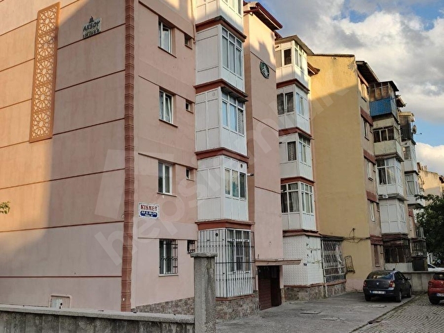 BİNKONUT MAHALLESİNDE İÇİ FUL YAPILI 2+1 SATILIK DAİRE - Görsel 2