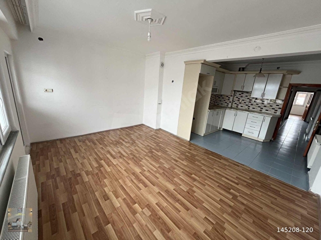 Yakakent Meydanda kiralık asansörlü-doğalgazlı 2+1 daire - Görsel 7
