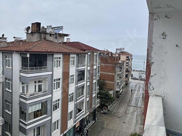 Yakakent Meydanda kiralık asansörlü-doğalgazlı 2+1 daire