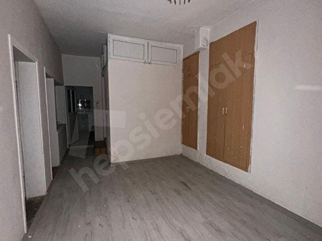 Bayraklı Alpaslan Mahallesinde Kiralık 2+1 Daire - Görsel 8