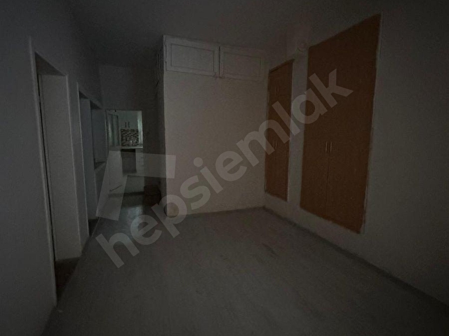 Bayraklı Alpaslan Mahallesinde Kiralık 2+1 Daire - Görsel 14