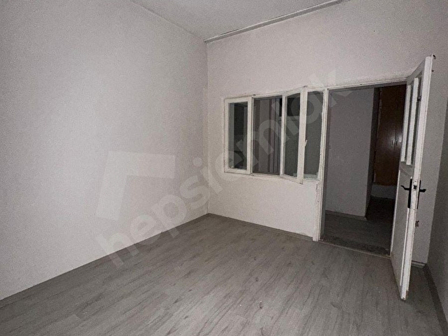 Bayraklı Alpaslan Mahallesinde Kiralık 2+1 Daire - Görsel 4